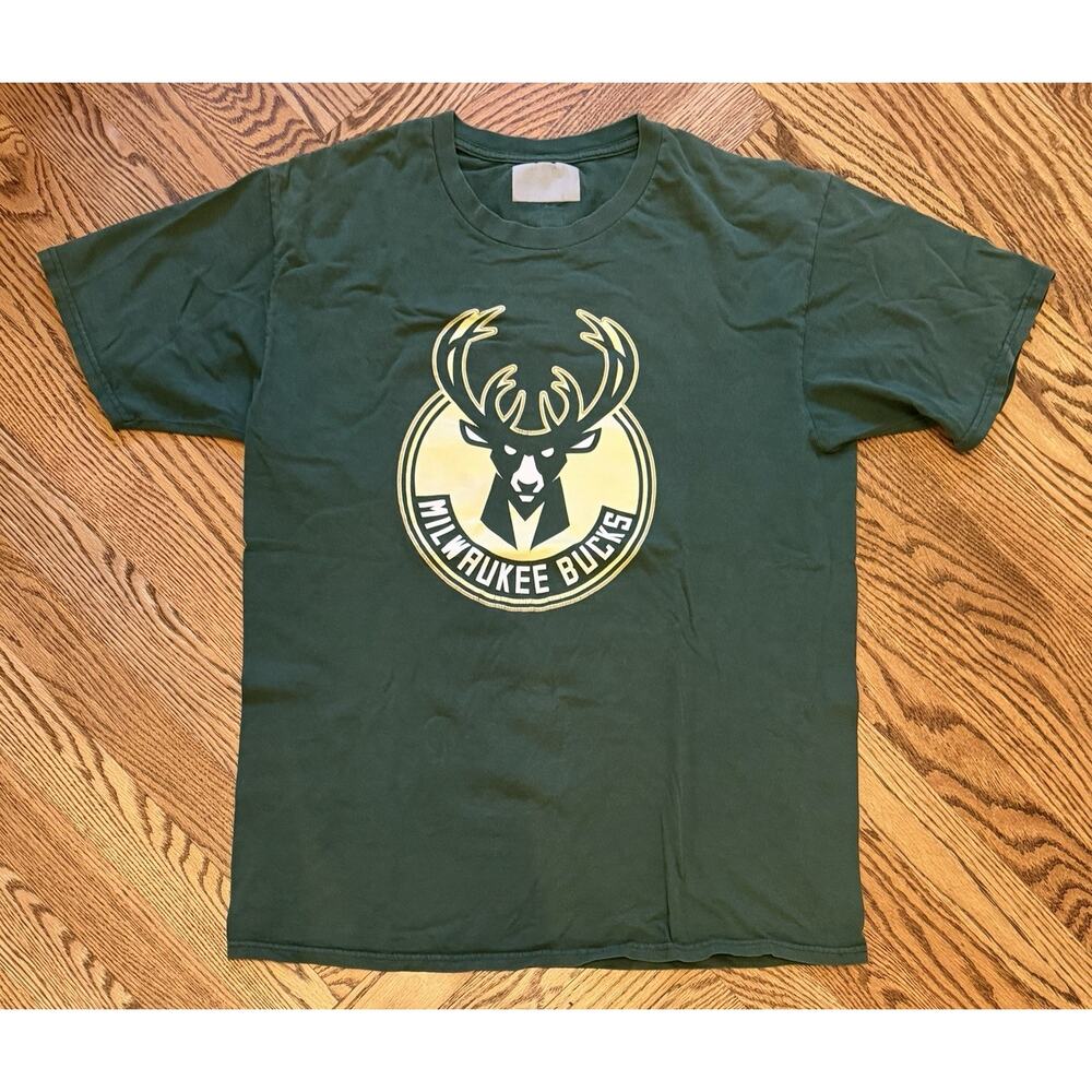 Milwaukee Bucks Giannis Antetokounmpo 34 Tee Green NBA Shirt L